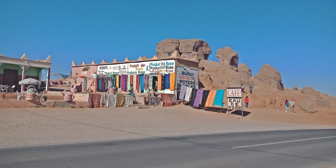 Tour di 12 giorni: Tangeri – Chefchaouen – Fez – Meknès – Merzouga – Valle del Dadès – Marrakech – Essaouira – Casablanca