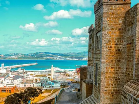 Circuit 12 jours : Tanger – Chefchaouen – Fès – Meknès – Merzouga – Vallée du Dadès – Marrakech – Essaouira – Casablanca